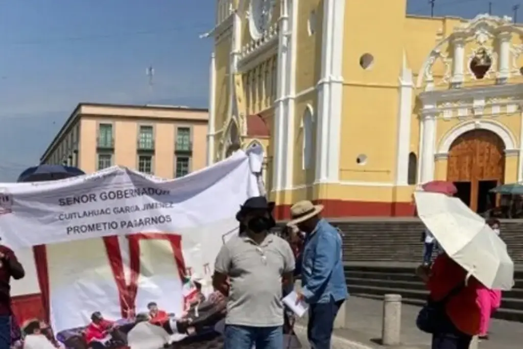 Imagen Bloquean manifestantes el centro de Xalapa, Veracruz