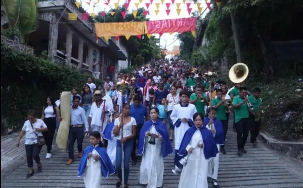 Imagen Así celebran familias a Santiago Apóstol en Coatzintla, Veracruz 
