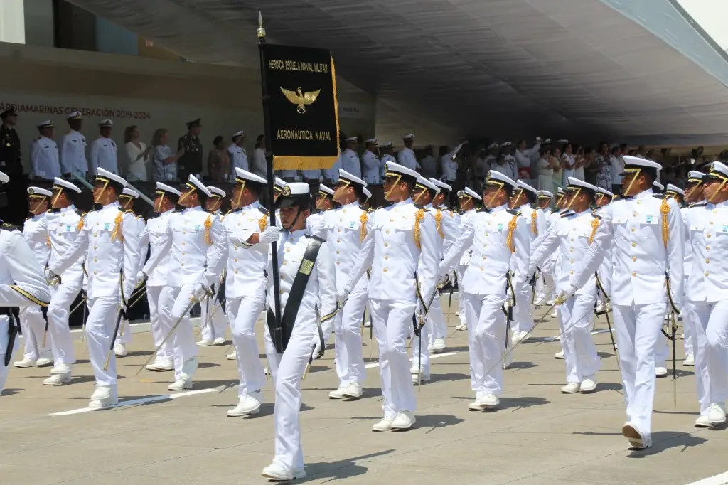 Imagen Se gradúan más de 160 guardamarina de la Escuela Naval Militar