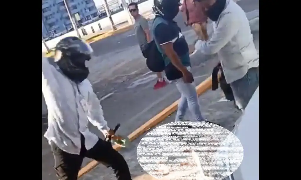 Imagen Presuntos guardias golpean brutalmente a indigentes en Veracruz (+Video)