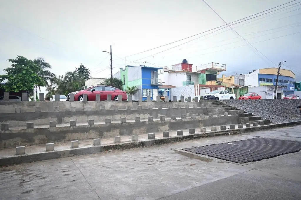 Imagen Reparan socavón en camellón de Camino Real en Río Medio al norte de Veracruz