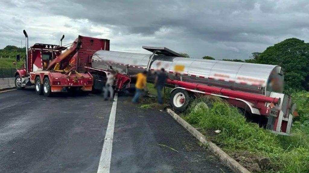 Imagen Hay cierre intermitente de circulación en carretera de Veracruz 