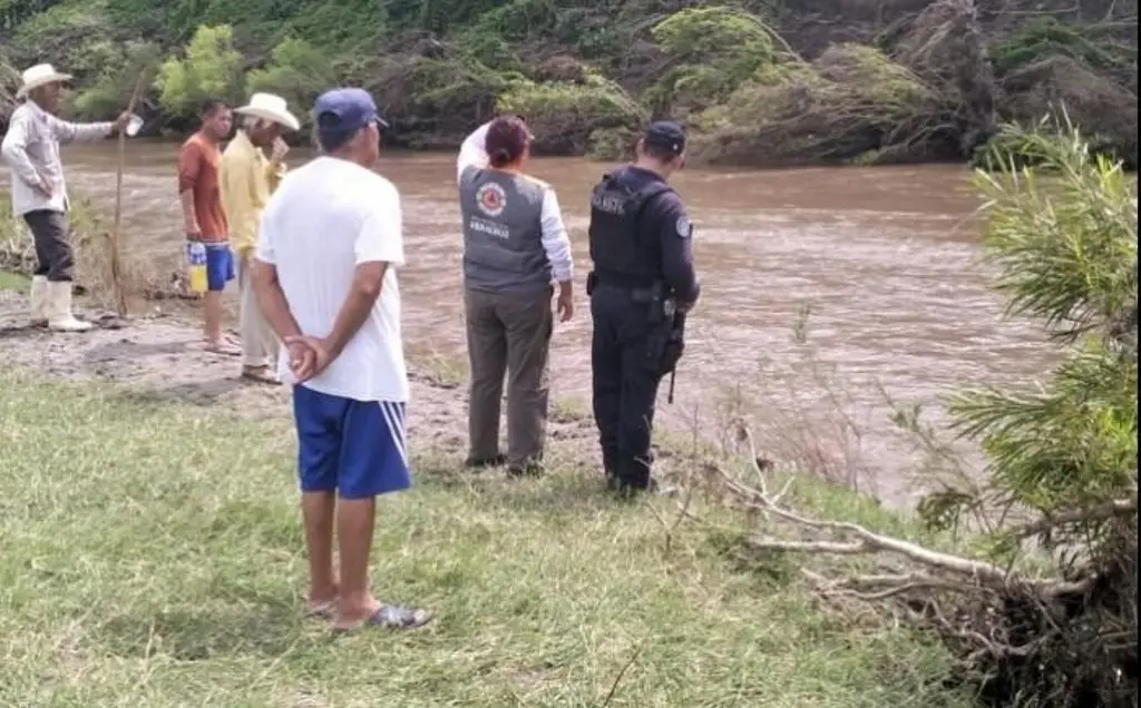 Imagen Mantienen la búsqueda de Ángel, menor que fue arrastrado por río en Cotaxtla 