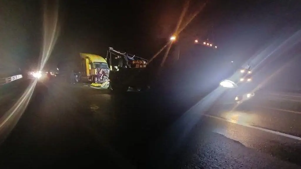 Imagen Hay cierre vial por accidente en esta autopista de Veracruz