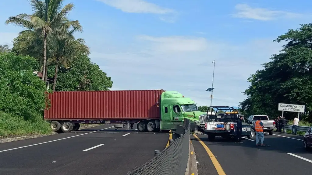 Imagen Cierre por accidente en autopista Veracruz - Cardel 