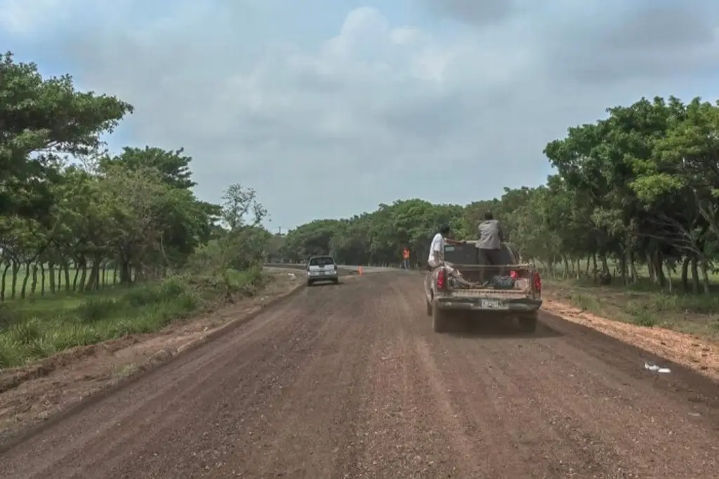 Imagen Requiere mantenimiento carretera federal en la región de Los Tuxtlas, Veracruz