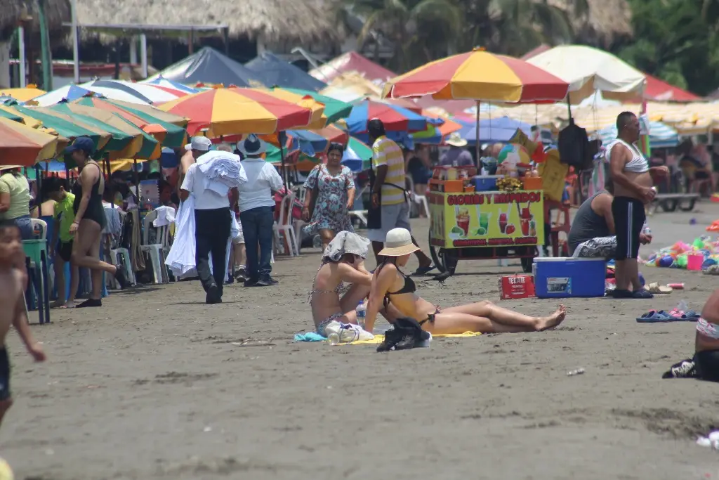 Imagen Comerciantes reportan incremento en las ventas durante vacaciones de verano en Veracruz  