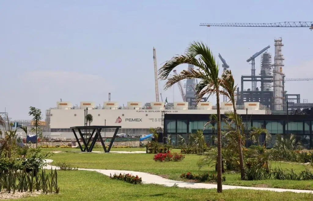 Imagen Refinería de Dos Bocas tuvo un costo de 330 mil mdp: AMLO