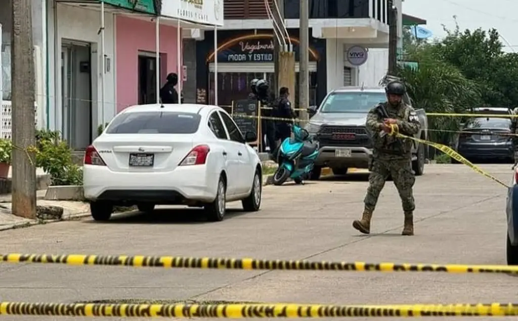 Imagen Balean vehículo de alcaldesa de Acayucan, Veracruz 