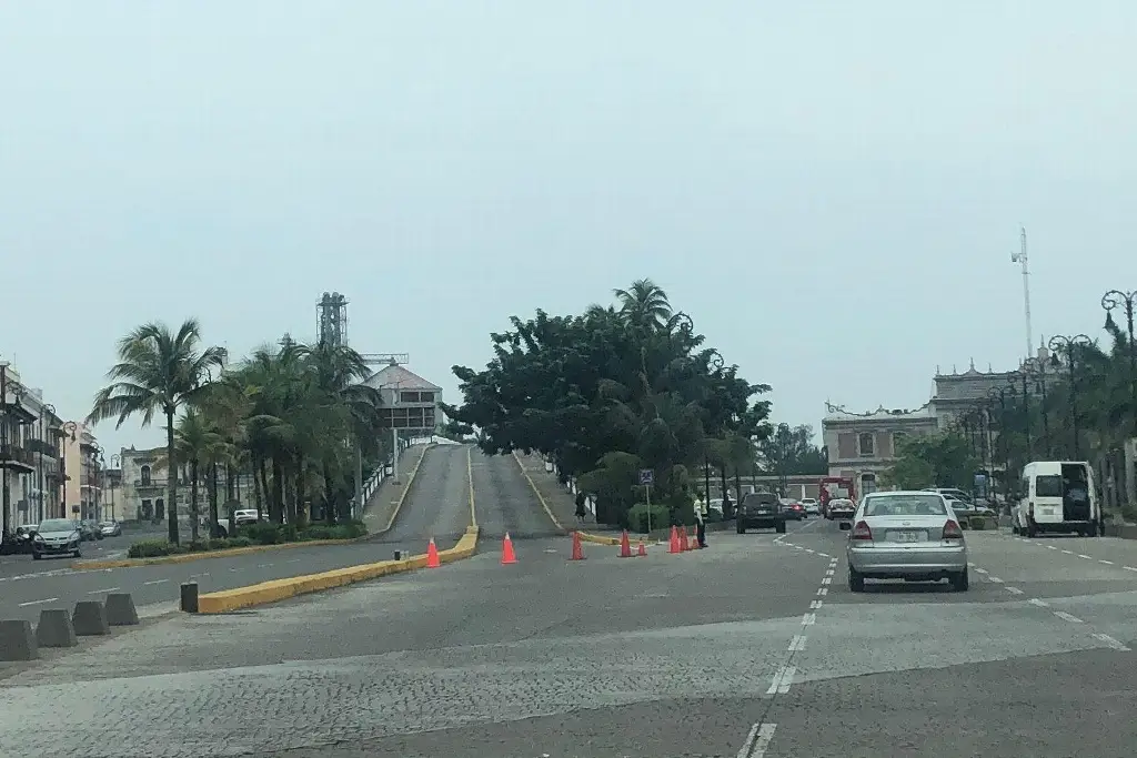 Imagen Cierran puente Morelos de Veracruz tras incendio de camión 