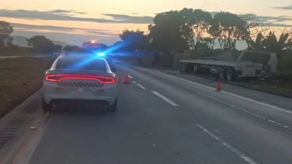 Imagen Reportan volcadura en tramo Paso del Toro-Santa Fe. Tome precaución