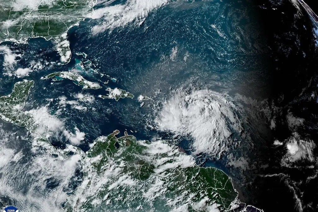 Imagen Se forma la tormenta tropical 'Ernesto' en el Atlántico; podría convertirse en huracán