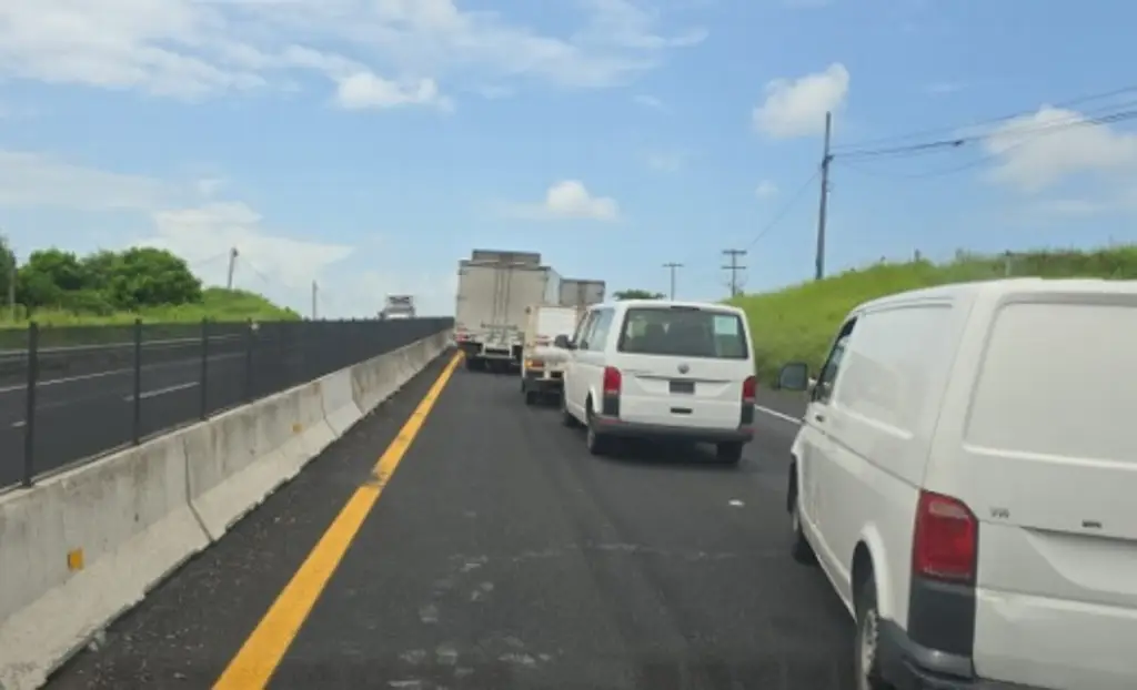 Imagen Muere atropellado en la autopista Veracruz-Cardel; responsable huye 