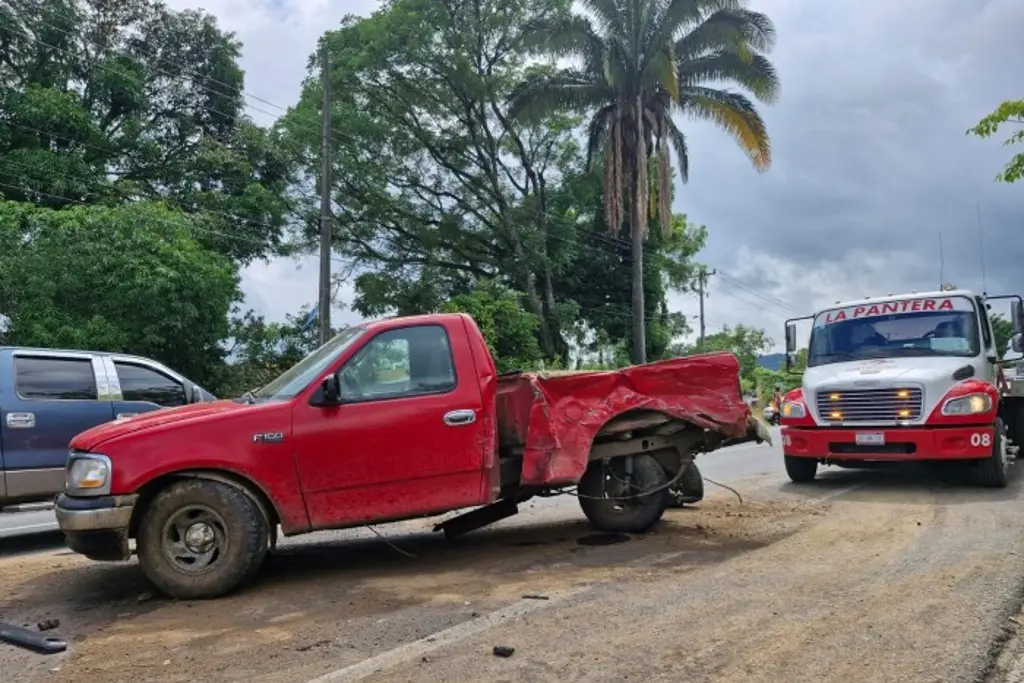 Imagen Fuerte accidente en carretera Boca del Río-Córdoba deja al menos 6 heridos 