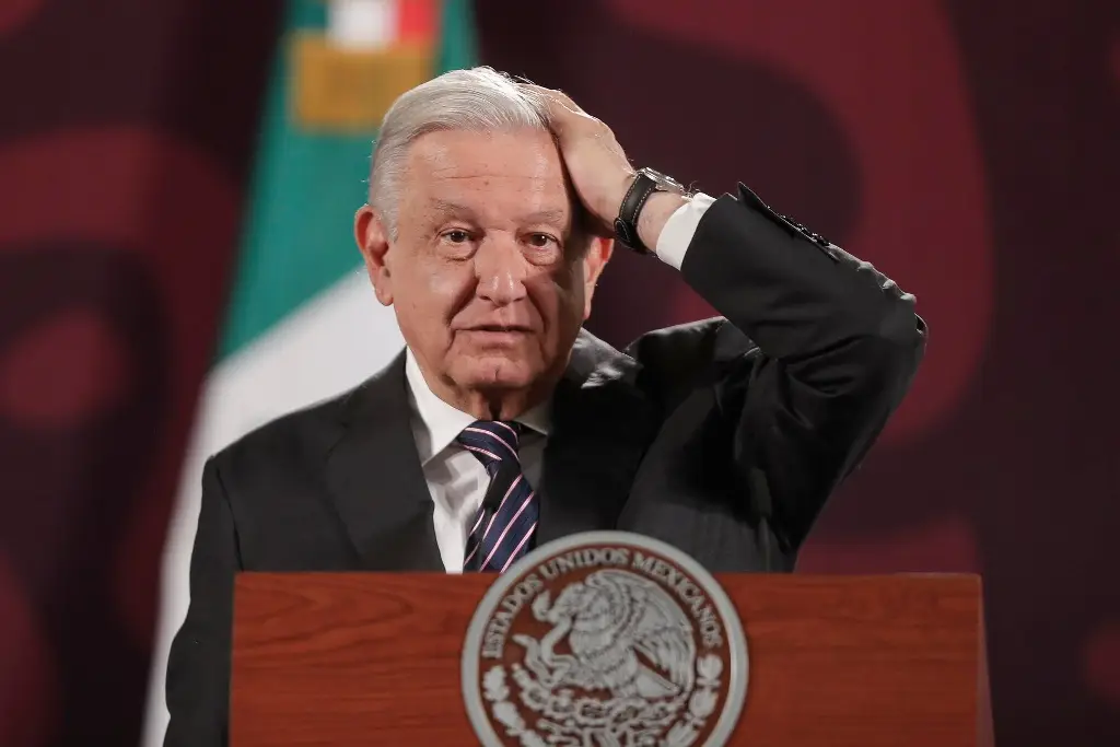 Imagen AMLO responde con ironía al subcomandante Marcos: “él debe ser Zapata”