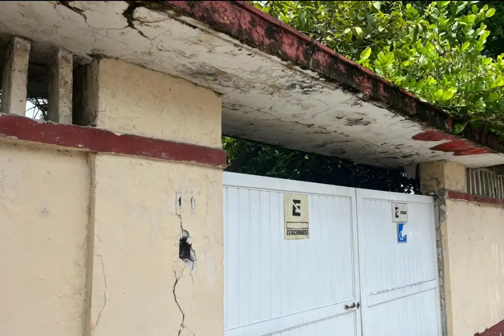 Imagen En total abandono la Casa Museo Adolfo Ruíz Cortines