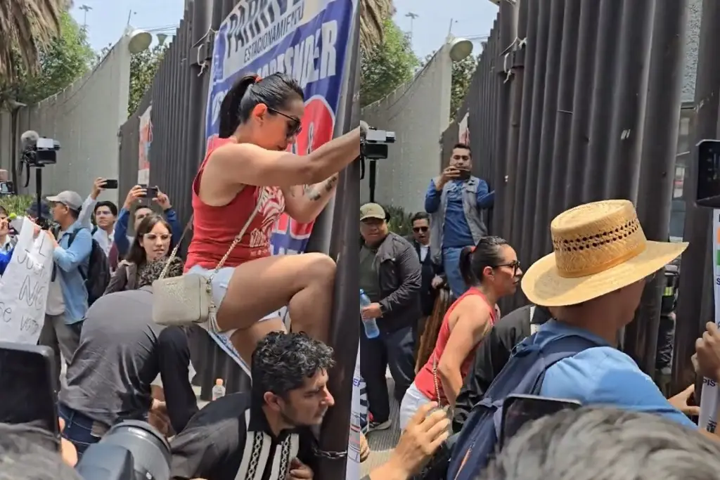 Imagen Estudiantes intentan ingresar a sede alterna en Magdalena Mixhuca; mantienen protesta