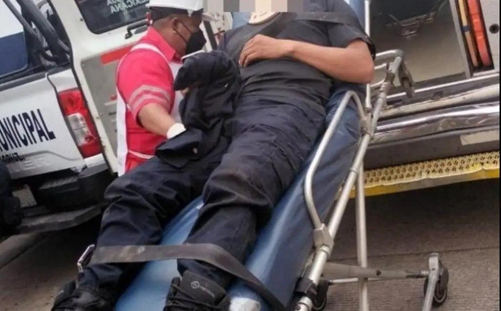 Imagen Golpean y desarman a policías en Nogales, Veracruz; presentan denuncia