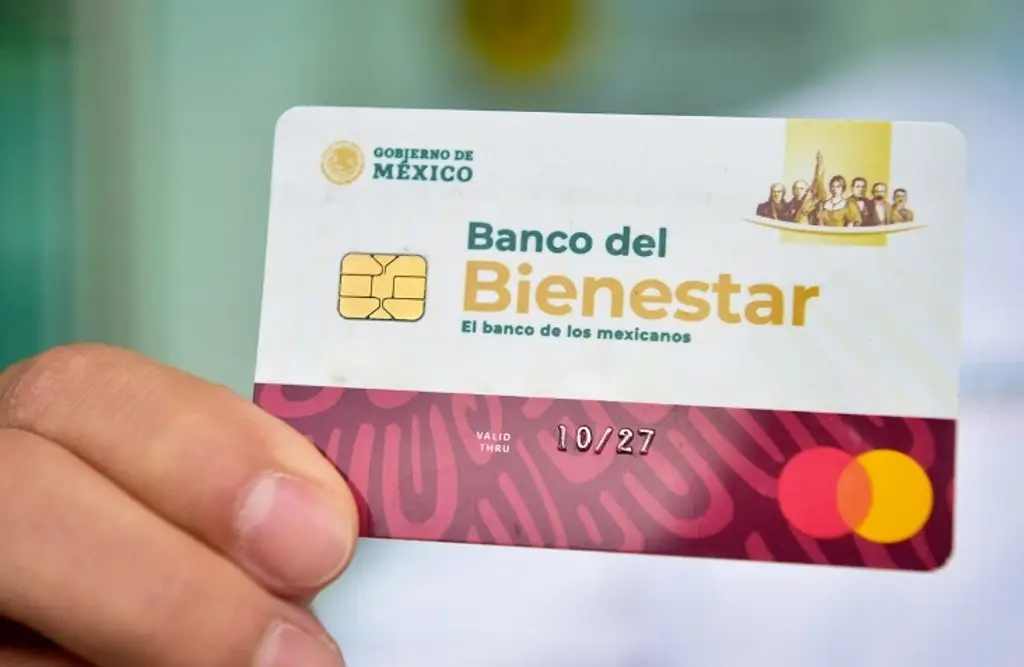 Imagen Alertan de estafas con tarjetas de pensión de Bienestar en Veracruz, así operan