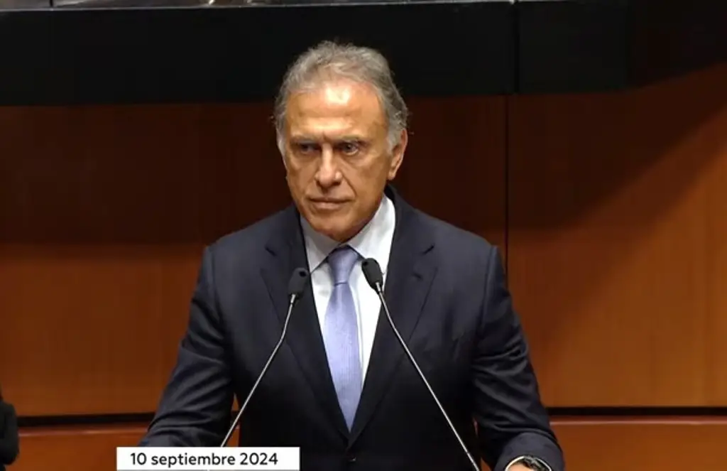 Imagen Seguiremos en el PAN, no hemos negociado con Gobierno Federal: Yunes Linares rinde protesta como senador 