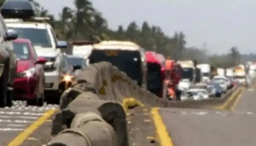 Imagen Habrá cierres intermitentes varios días en autopista de Veracruz; esta es la razón