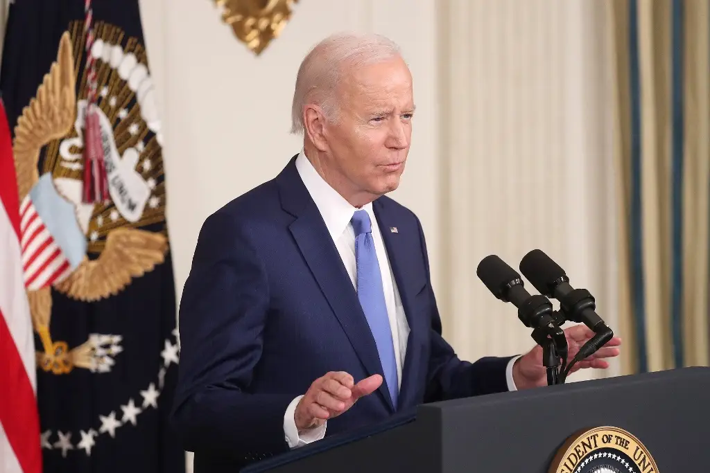 Imagen Biden dice estar 'aliviado' de saber que Trump está ileso tras intento de asesinato