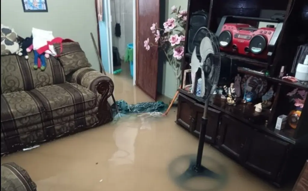 Imagen Lluvias provocan anegamientos en calles y viviendas de Tihuatlán, Veracruz 