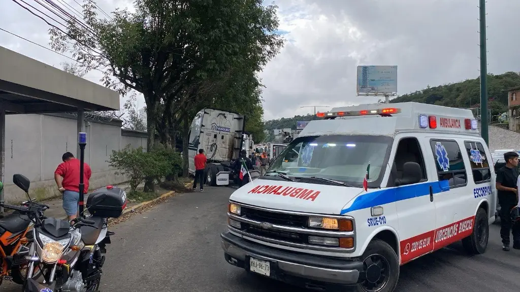 Imagen Choque de tráiler en bulevar Xalapa - Banderilla deja un muerto