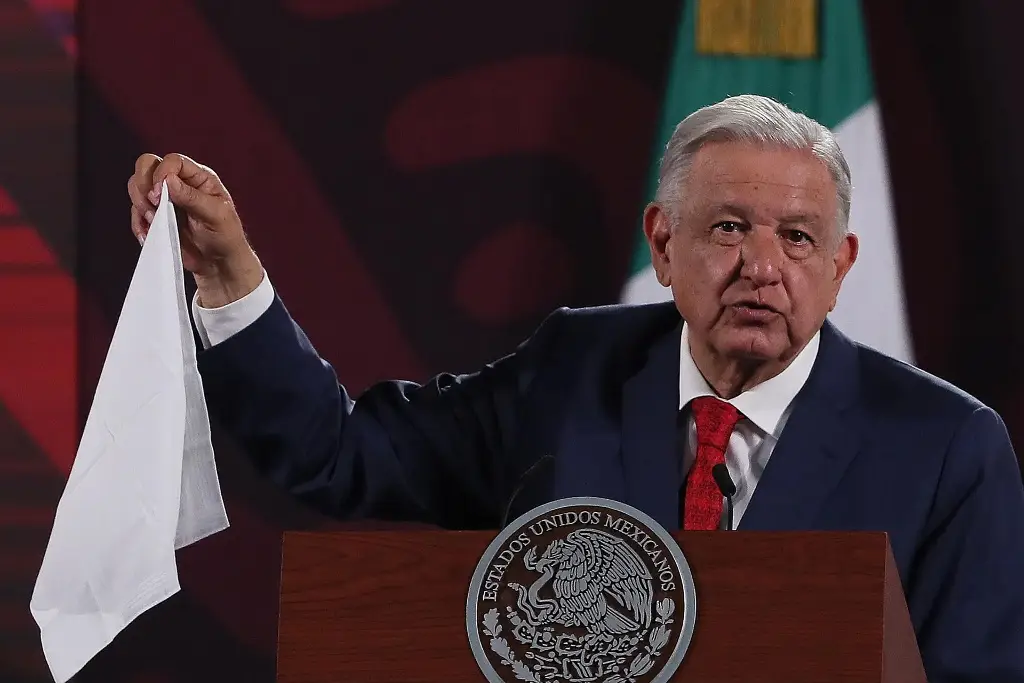 Imagen Renuncia AMLO a militancia en Morena; celebra nueva dirigencia