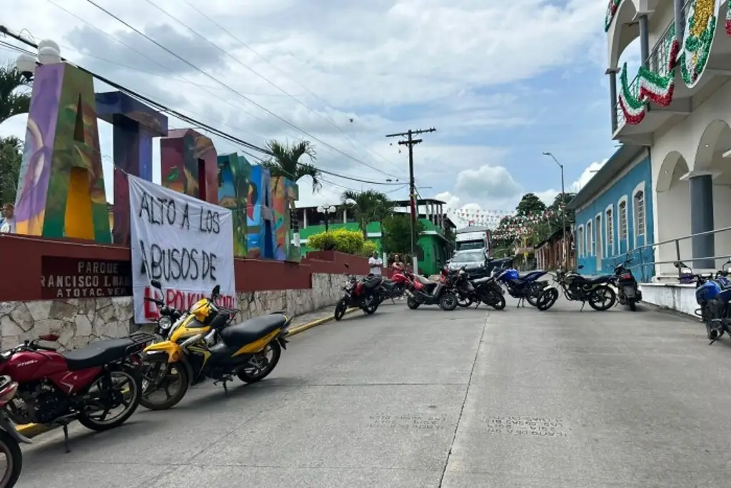 Imagen Por presuntos abusos de la SSP cierran carretera a Paso del Macho, Veracruz 