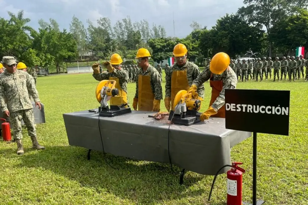 Imagen Ejército destruye más de 100 armas decomisadas al norte de Veracruz 