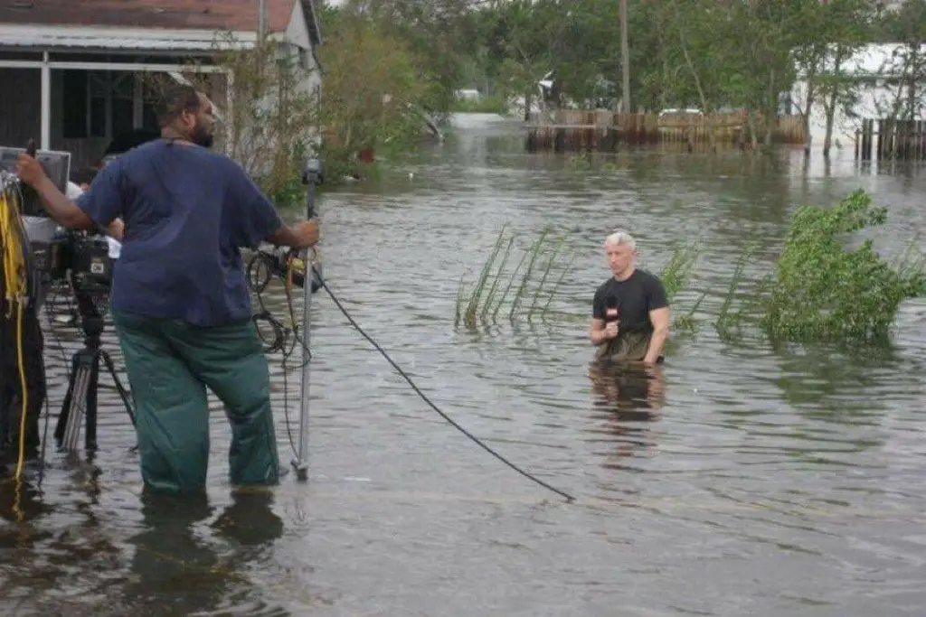 Imagen Helene se debilita a huracán categoría 1 tras tocar tierra en Florida