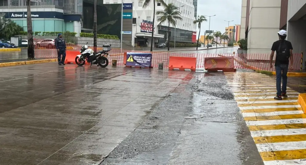 Imagen Cierran vialidad por obras de repavimentación en Boca del Río 