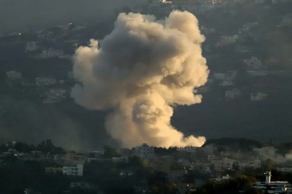 Imagen Hay 2 muertos y 11 heridos por bombardeo en Libano; Israel advierte nuevos ataques