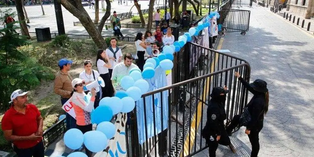 Imagen Organizaciones marchan para pedir mejores condiciones para la mujer y la vida