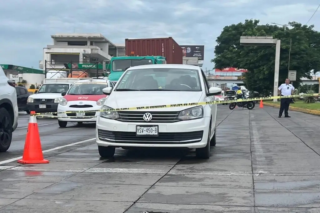 Imagen Mujer fallece dentro de su vehículo en la avenida Rafael Cuervo de Veracruz 