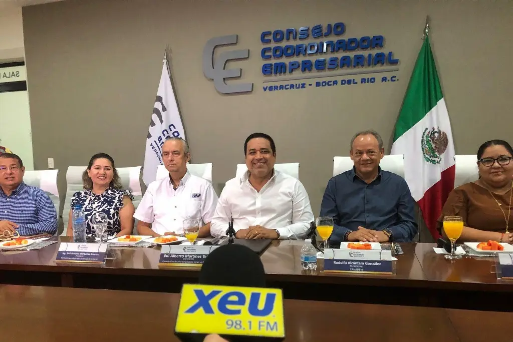 Imagen Infraestructura en carreteras y seguridad temas a tratar en próximo gobierno de Veracruz: empresarios