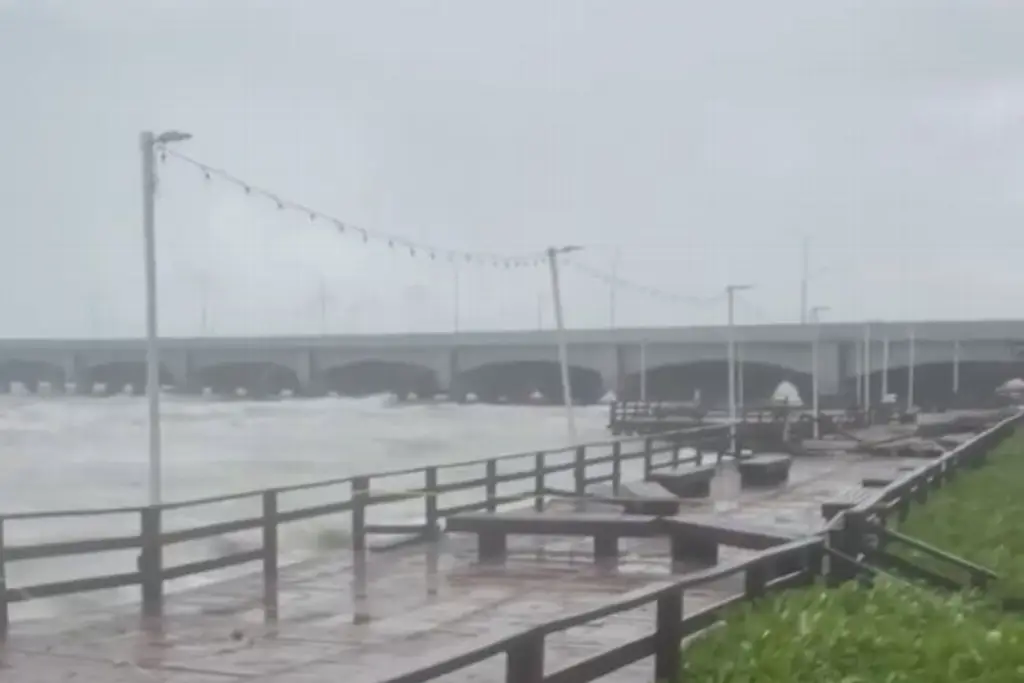 Imagen Reportan desaparición de 4 pescadores en Yucatán, tras paso de Milton