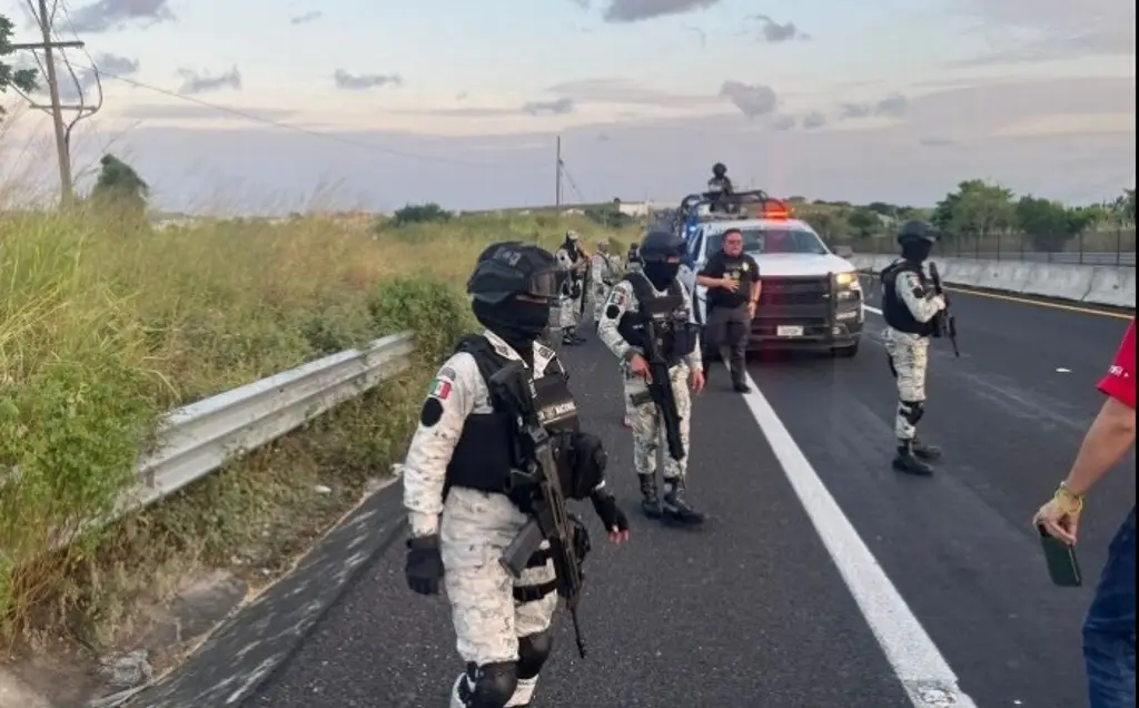 Imagen Reportan que fue identificado uno de los cuerpos hallados en autopista Veracruz - Cardel