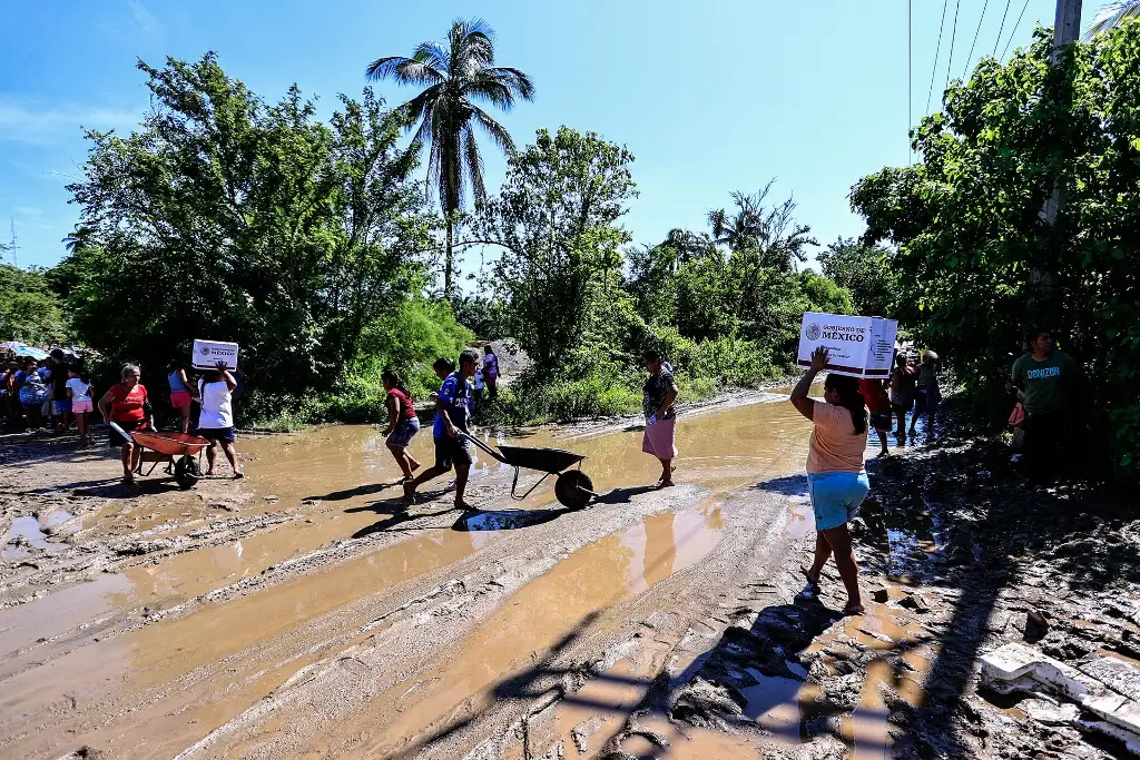 Imagen Dan apoyos a comunidades rurales de Acapulco afectadas por 'John'