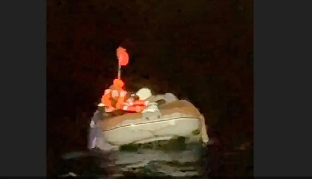 Imagen Rescatan a náufrago que sobrevivió 67 días en alta mar en balsa inflable (+Video)