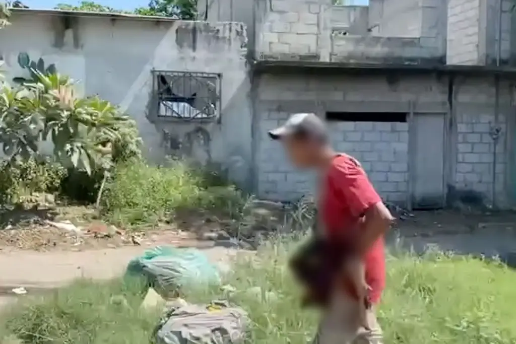 Imagen Sorprenden a un hombre comiendo la cabeza de un perro en Veracruz