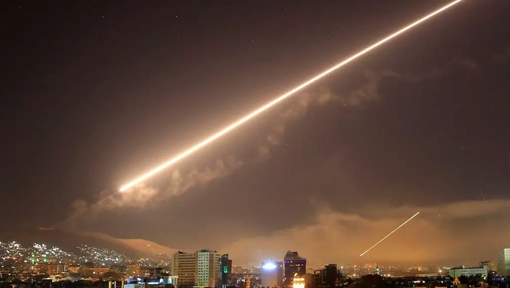 Imagen Hezbolá se atribuye el lanzamiento de 50 cohetes desde el Líbano hacia el norte de Israel