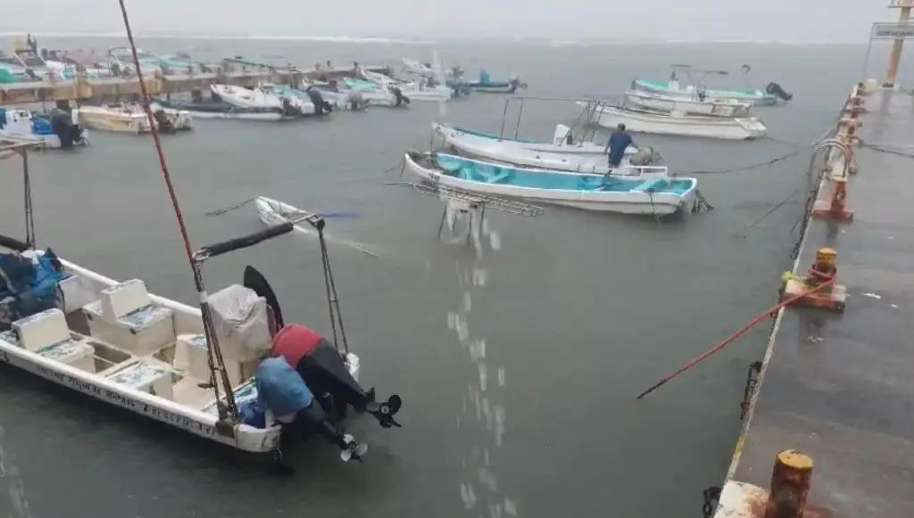 Imagen Se hunden 4 lanchas en Veracruz (+ video)