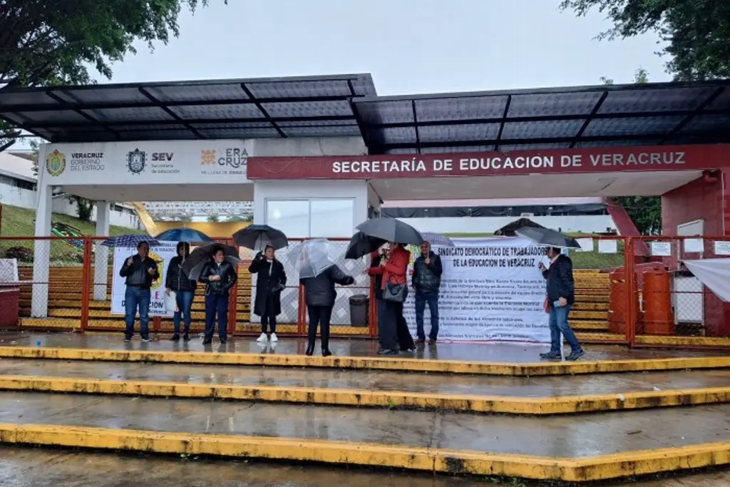 Imagen Sindicato toma SEV en protesta por designación arbitraria de directivos de escuela de Tantoyuca