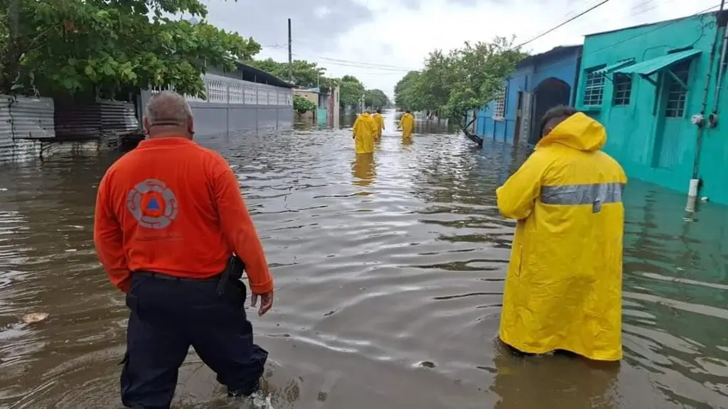 Imagen Más de mil casas inundadas el saldo de lluvias en Coatzacoalcos, en Veracruz 