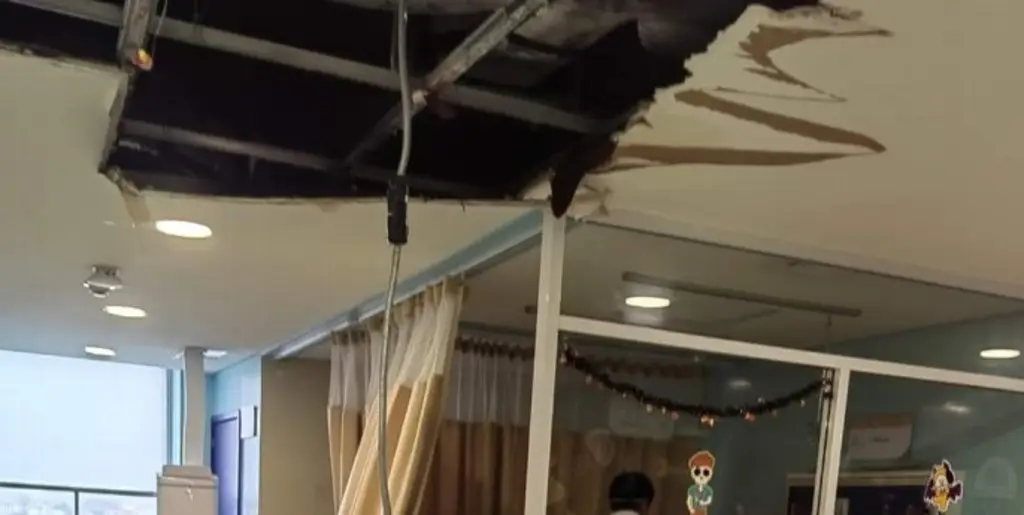 Imagen Se desprende pedazo de plafón en Hospital de Alta Especialidad de Veracruz