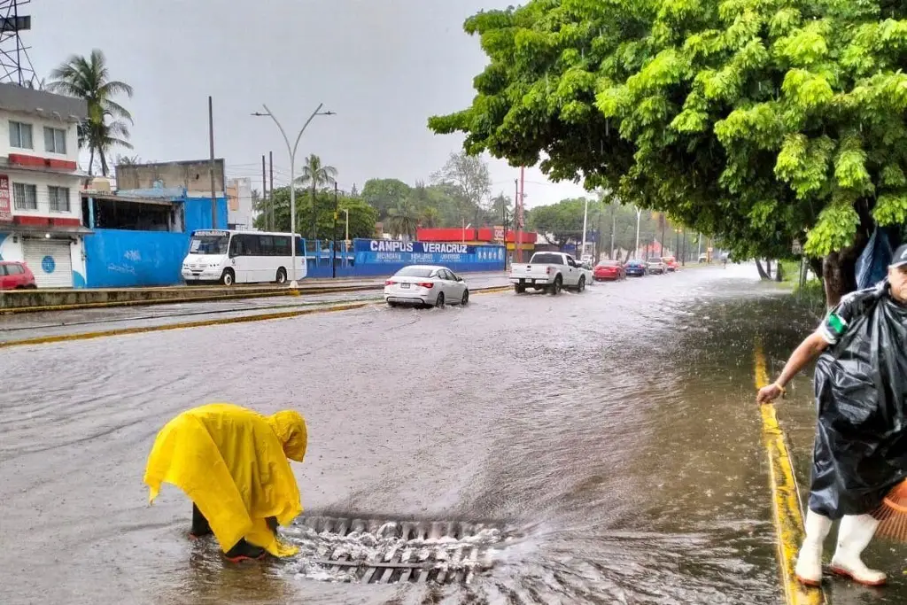 Imagen En Boca del Río se atendieron 32 llamados de auxilio por fuertes lluvias