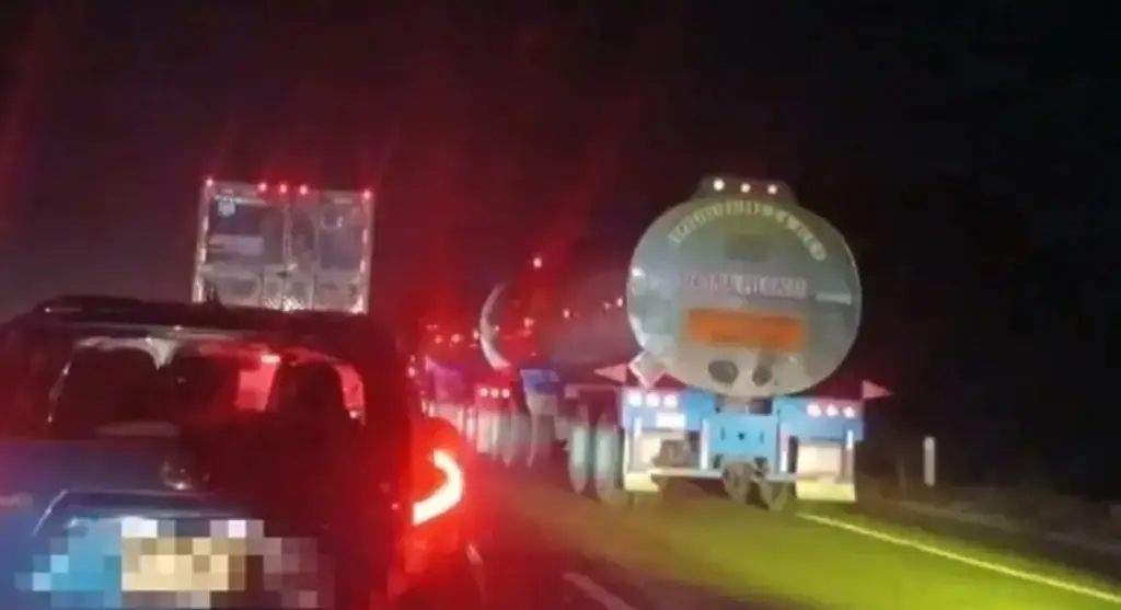 Imagen Reportan hasta 14 km de fila en autopista de Veracruz este martes