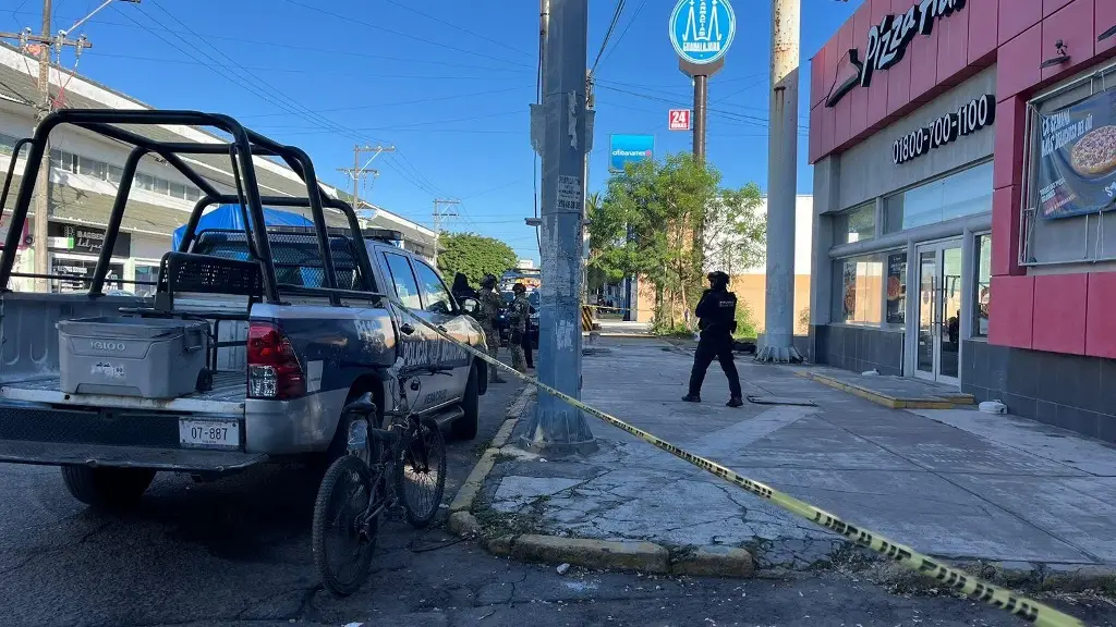 Imagen Se mete a robar pizzería y queda atrapado, en Veracruz